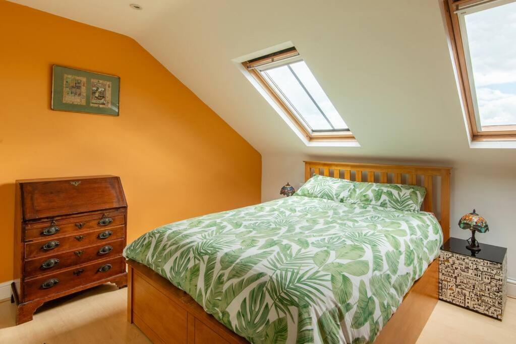 3br 5 Min To Brightonstation *