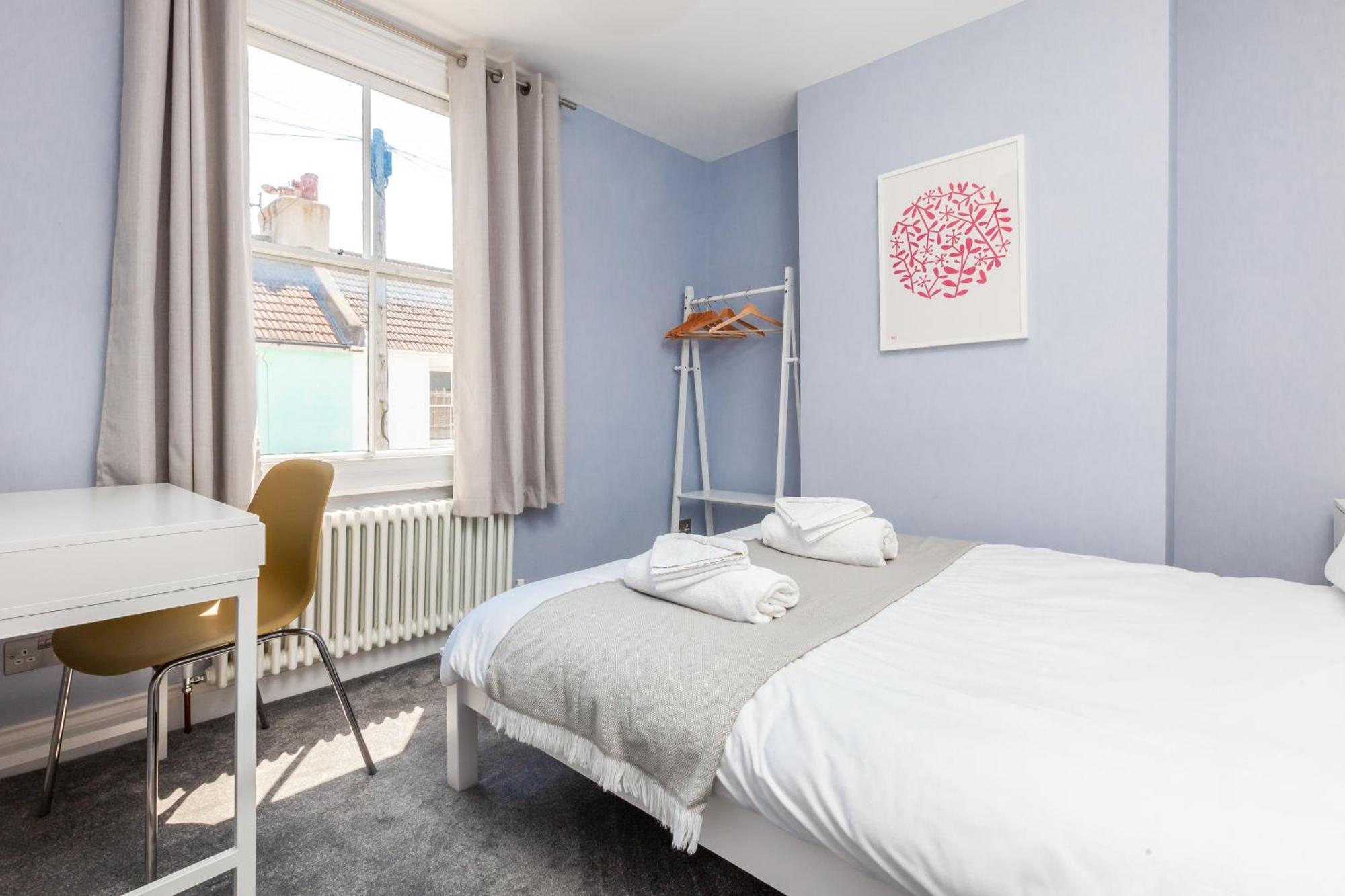 Modern And Stylish 2 Bedroom House In Apartment Brighton