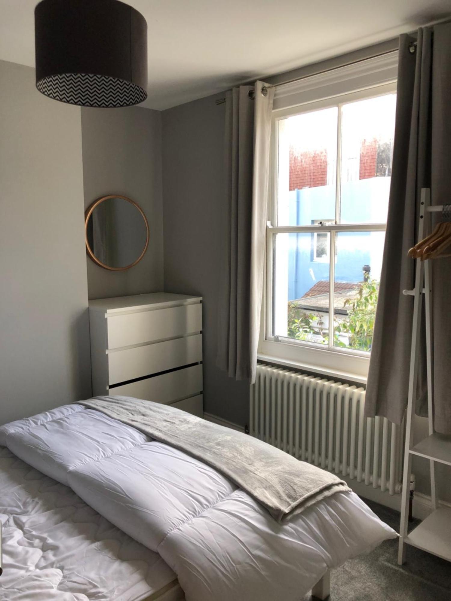Apartment Modern And Stylish 2 Bedroom House In *