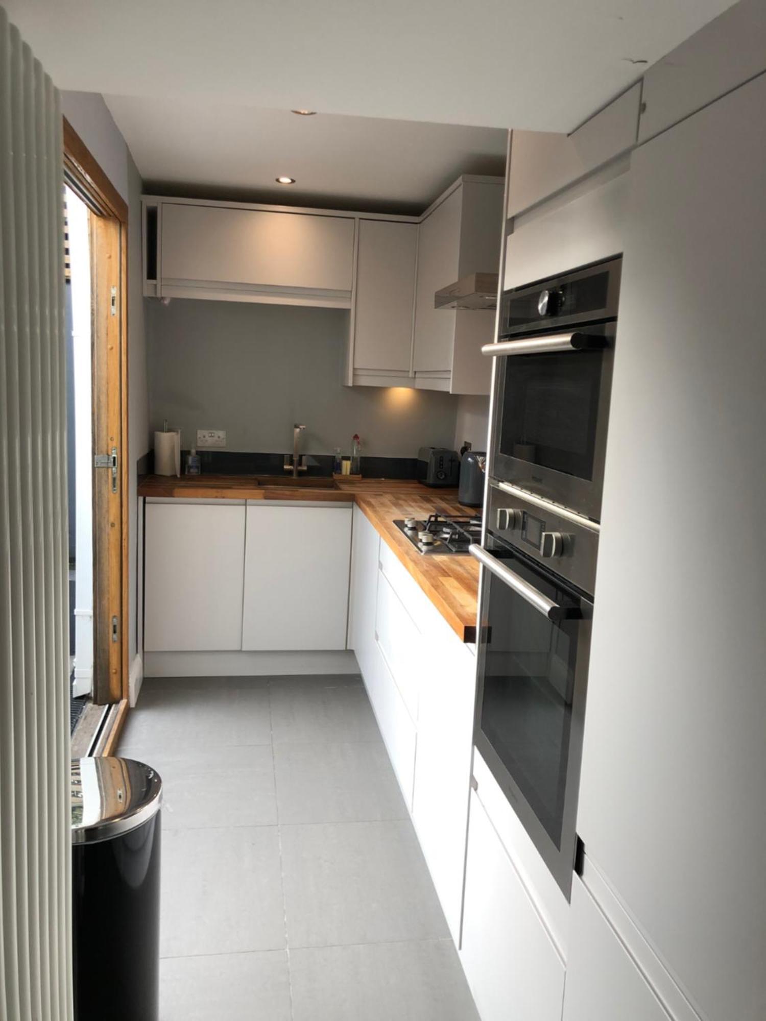 Modern And Stylish 2 Bedroom House In *