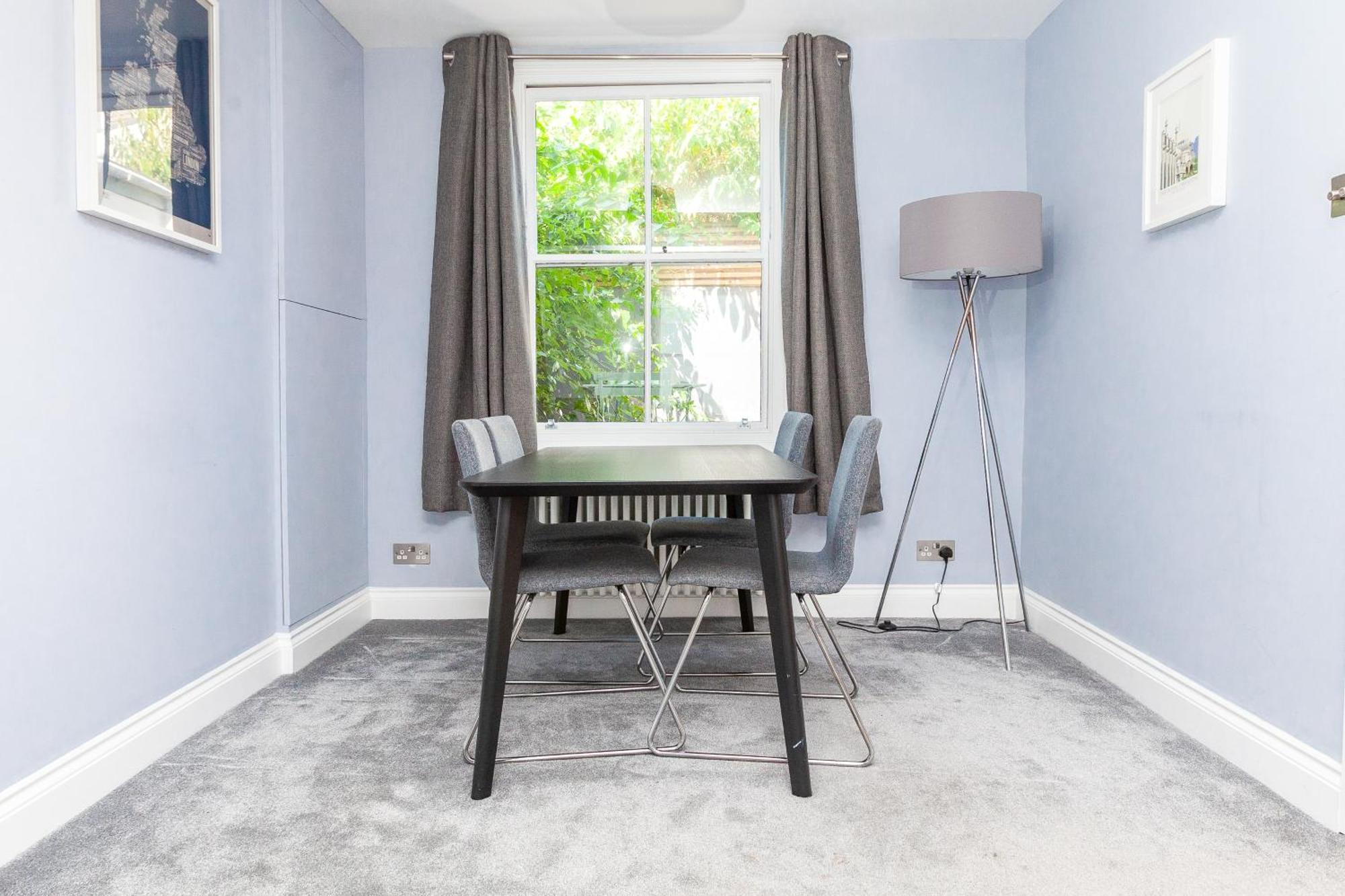 Modern And Stylish 2 Bedroom House In Brighton