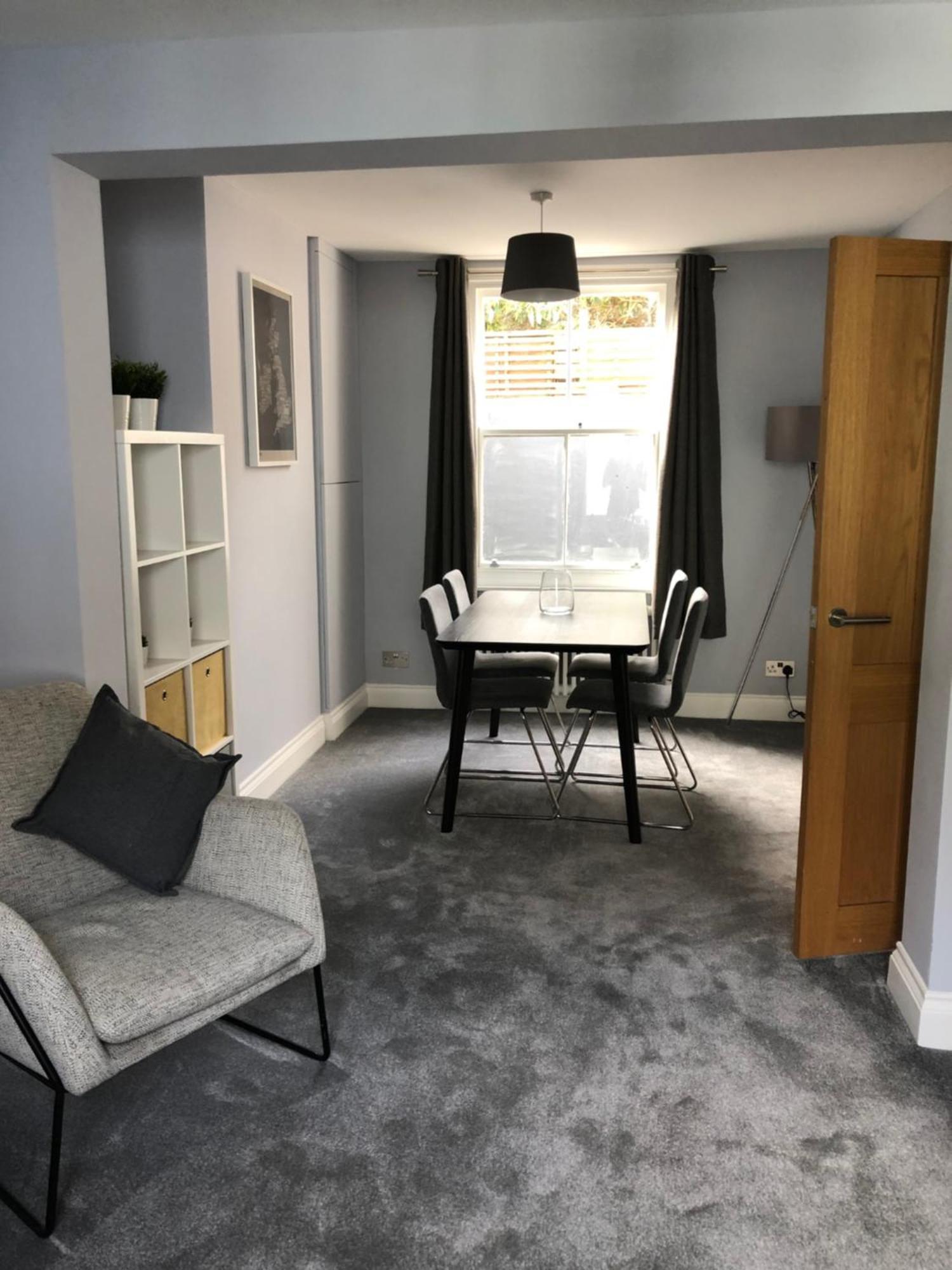 Apartment Modern And Stylish 2 Bedroom House In *