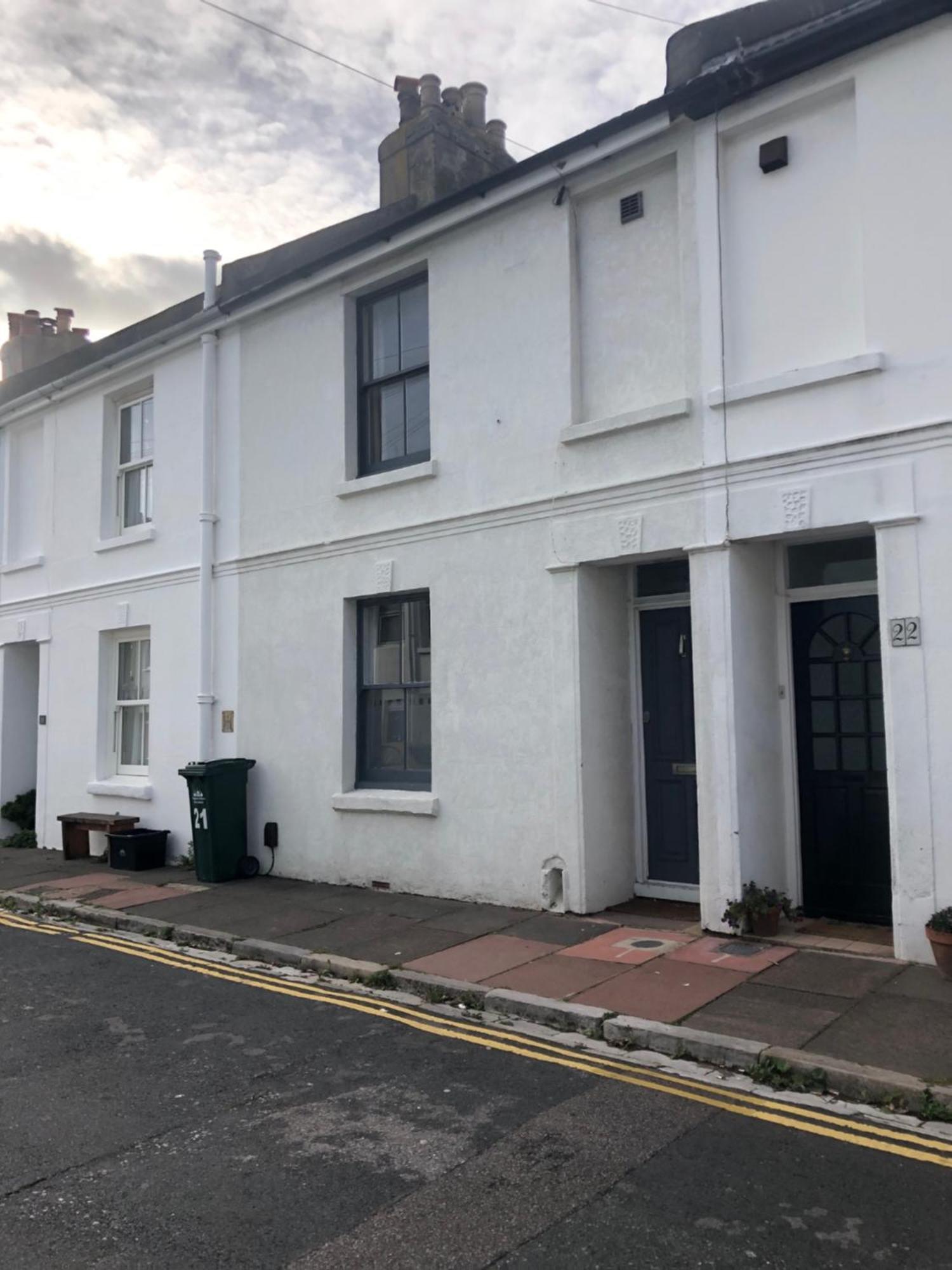 Modern And Stylish 2 Bedroom House In Apartment Brighton