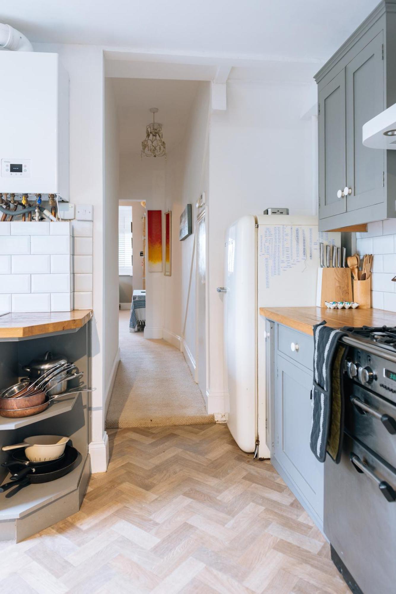 Inviting 1bd Flat - 20 Mins To Beach! Apartment