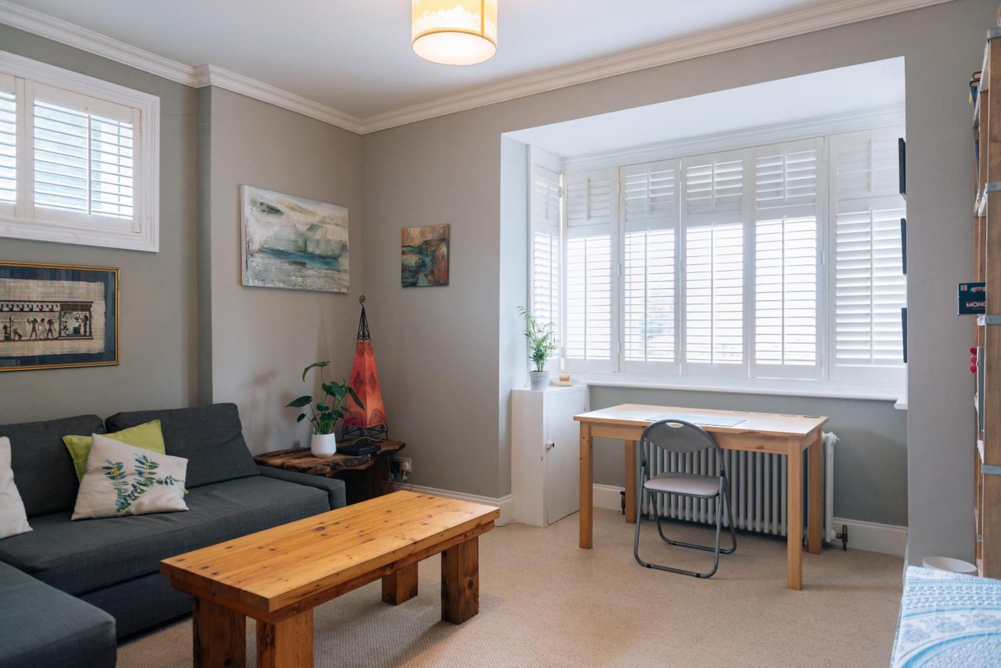 Apartment Inviting 1bd Flat - 20 Mins To Beach!