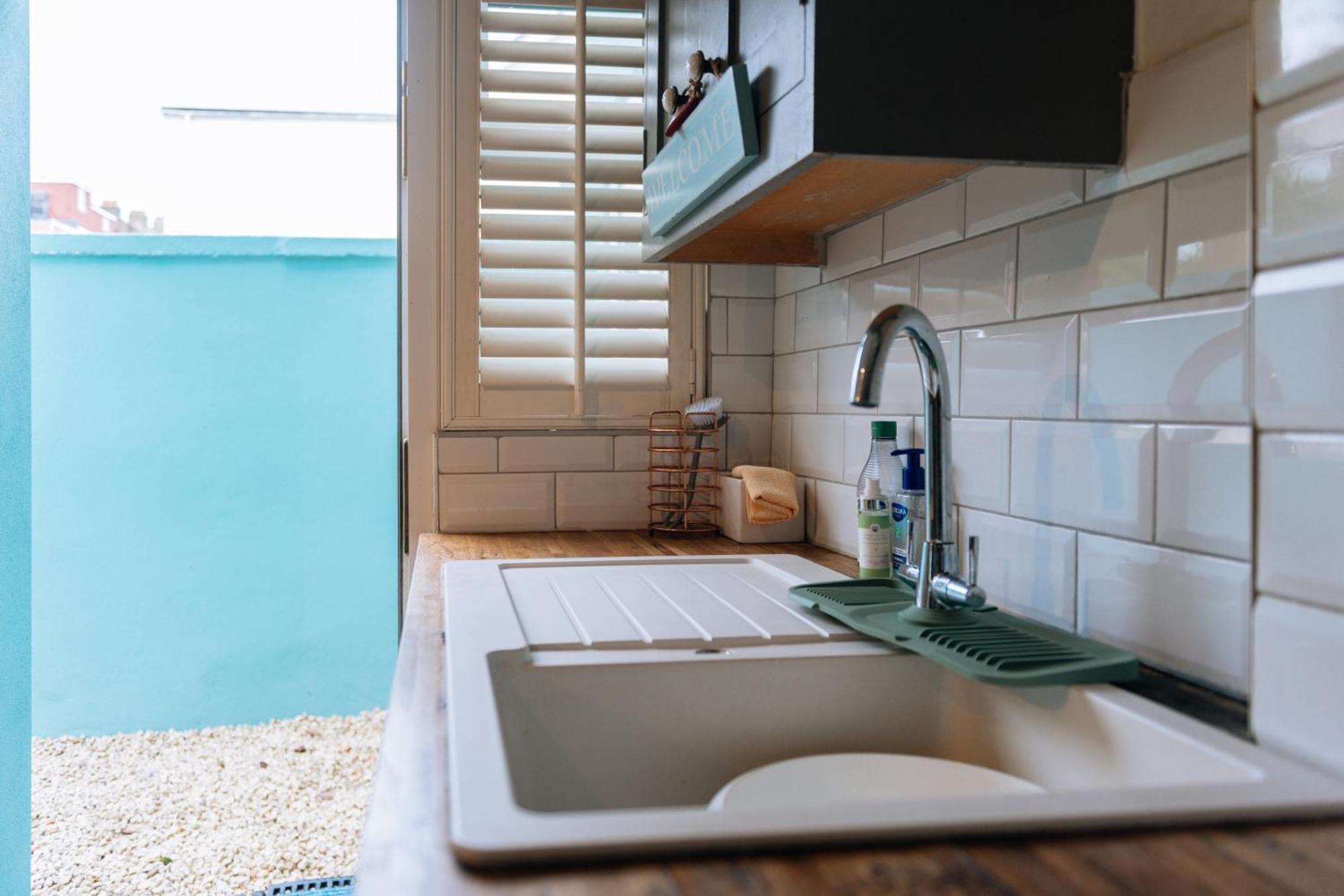 Inviting 1bd Flat - 20 Mins To Beach! Apartment *