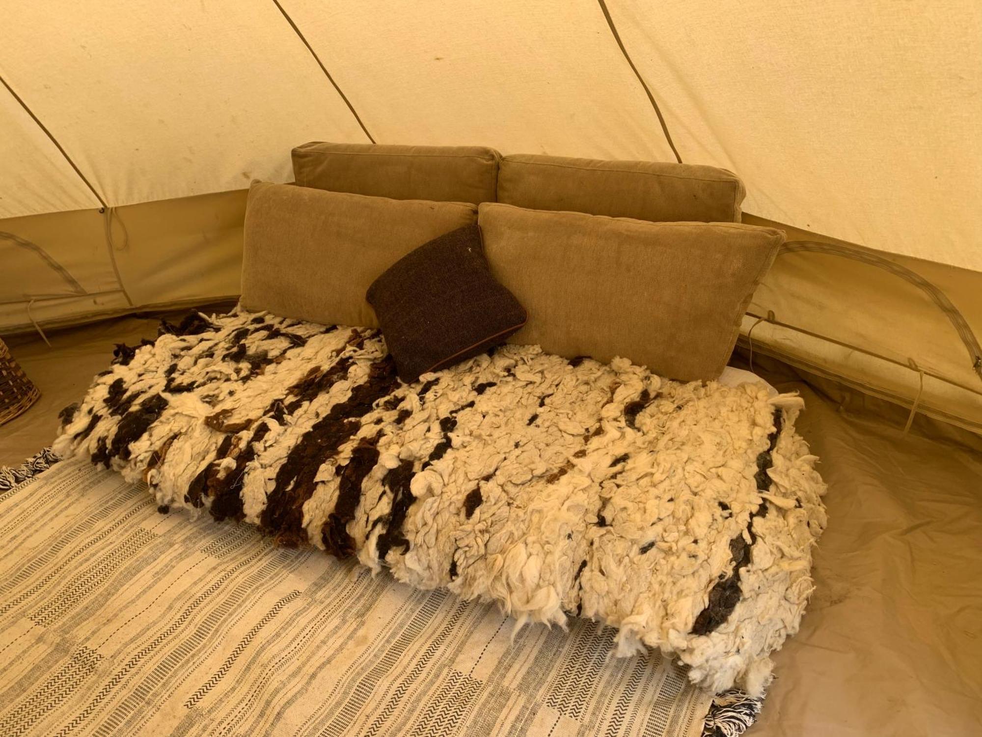 Spindle Tree Glamping Near Brighton