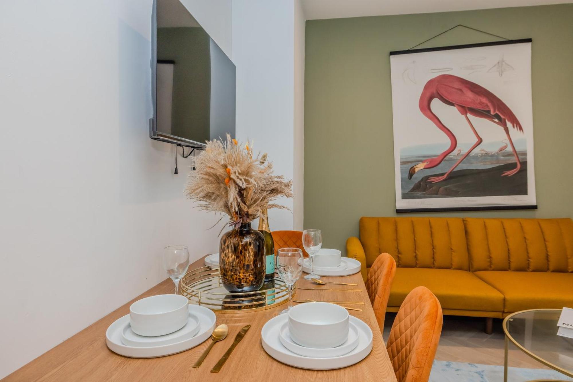 2 Bedroom Flat Next To