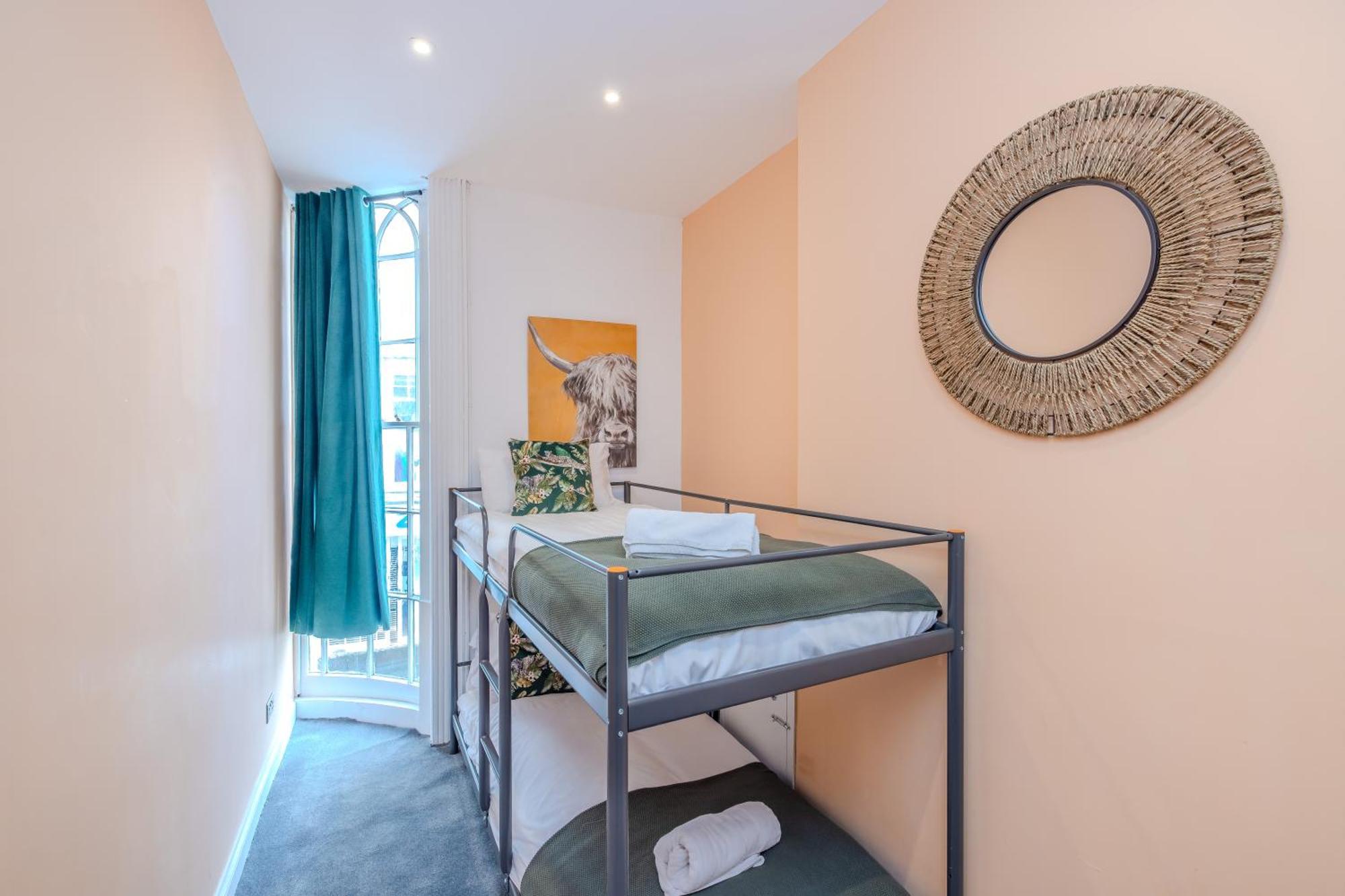 2 Bedroom Flat Next To