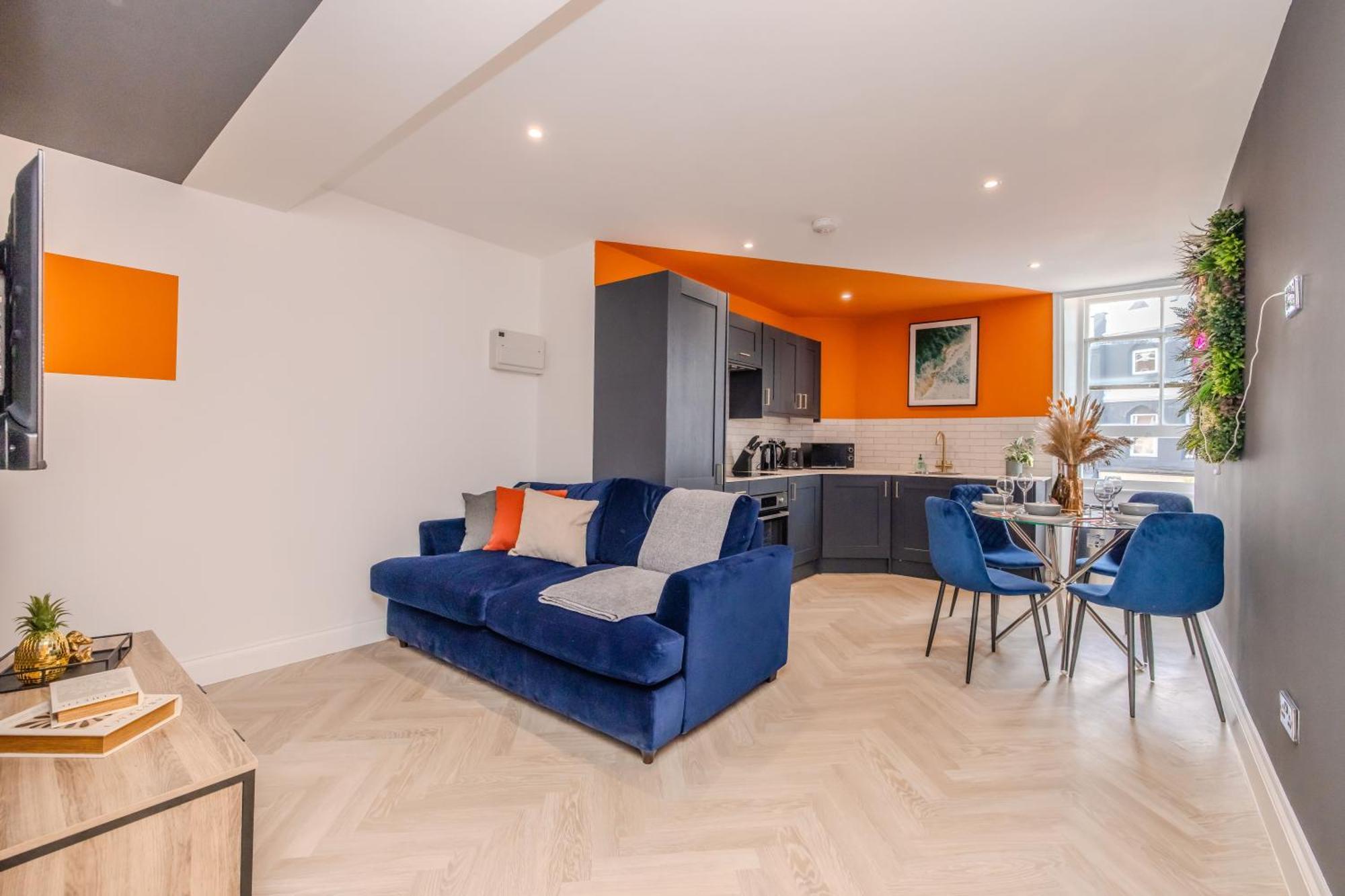 Super 2 Bedroom Aarptment Next To & Shopping Center Sleep 6 Brighton
