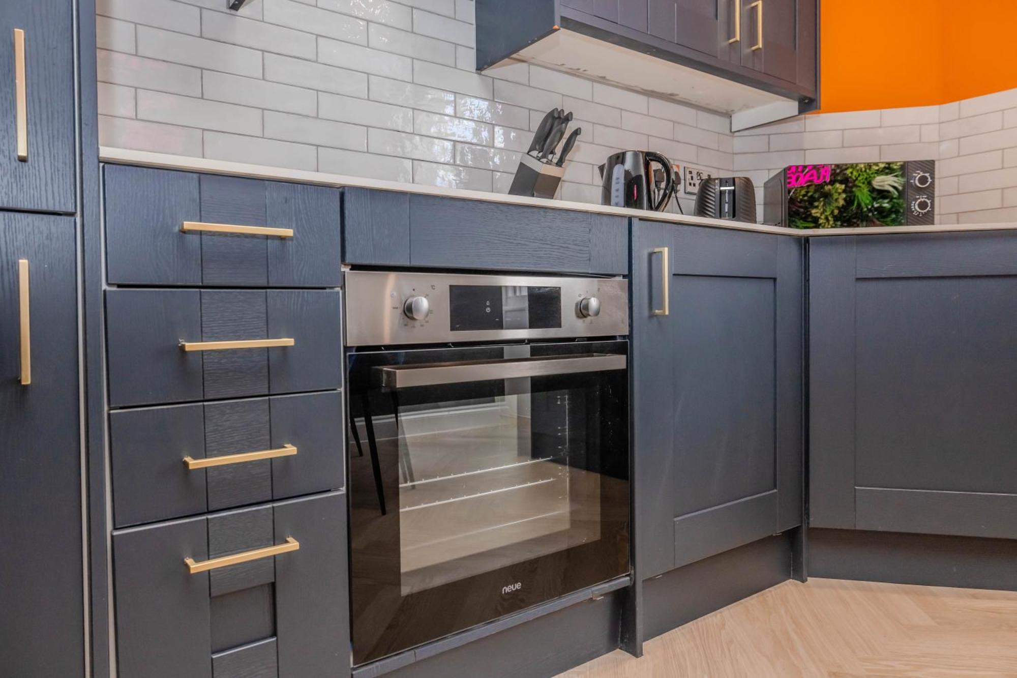 Super 2 Bedroom Aarptment Next To & Shopping Center Sleep 6 Brighton