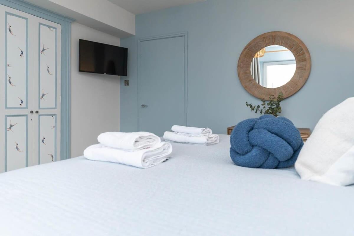 Host & - Sea View Marine Parade Apartment
