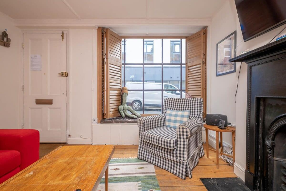 Holiday home Host & - George Street Townhouse