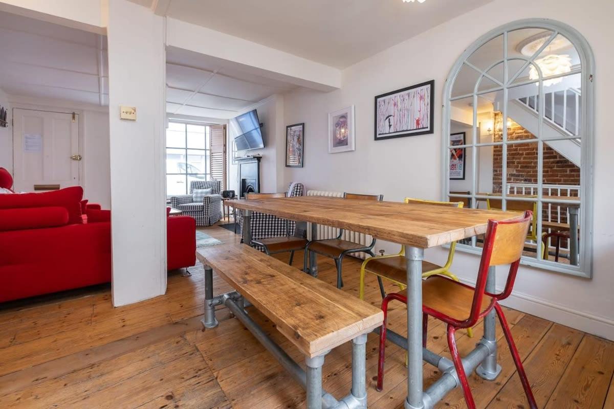 Holiday home Host & - George Street Townhouse