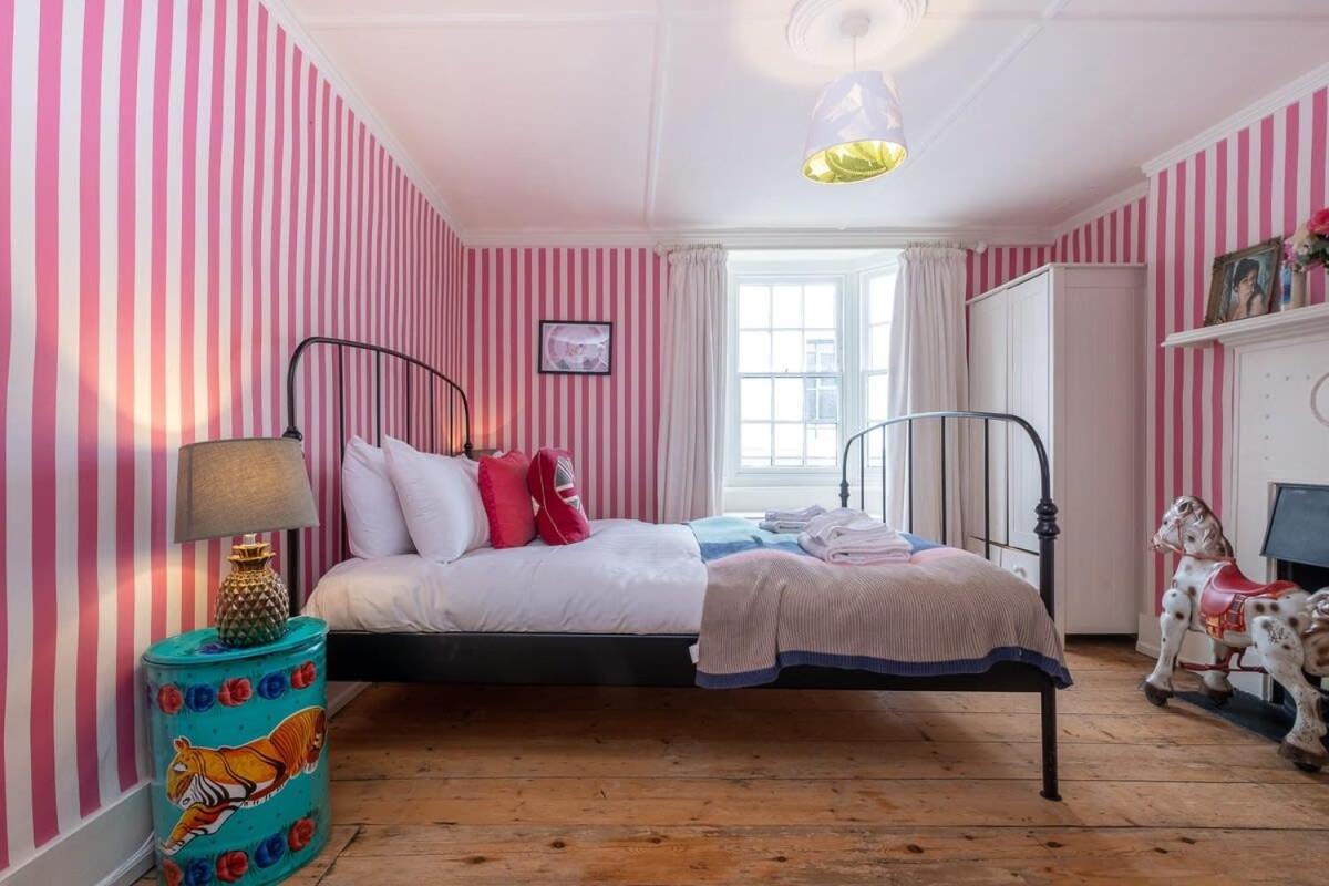 Host & - George Street Townhouse *