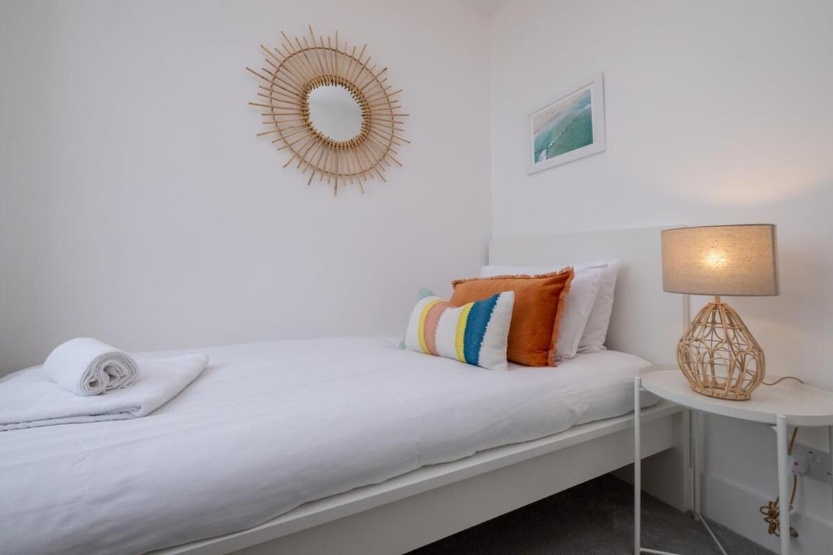 Holiday home Host & - Good Vibes At Buckingham *