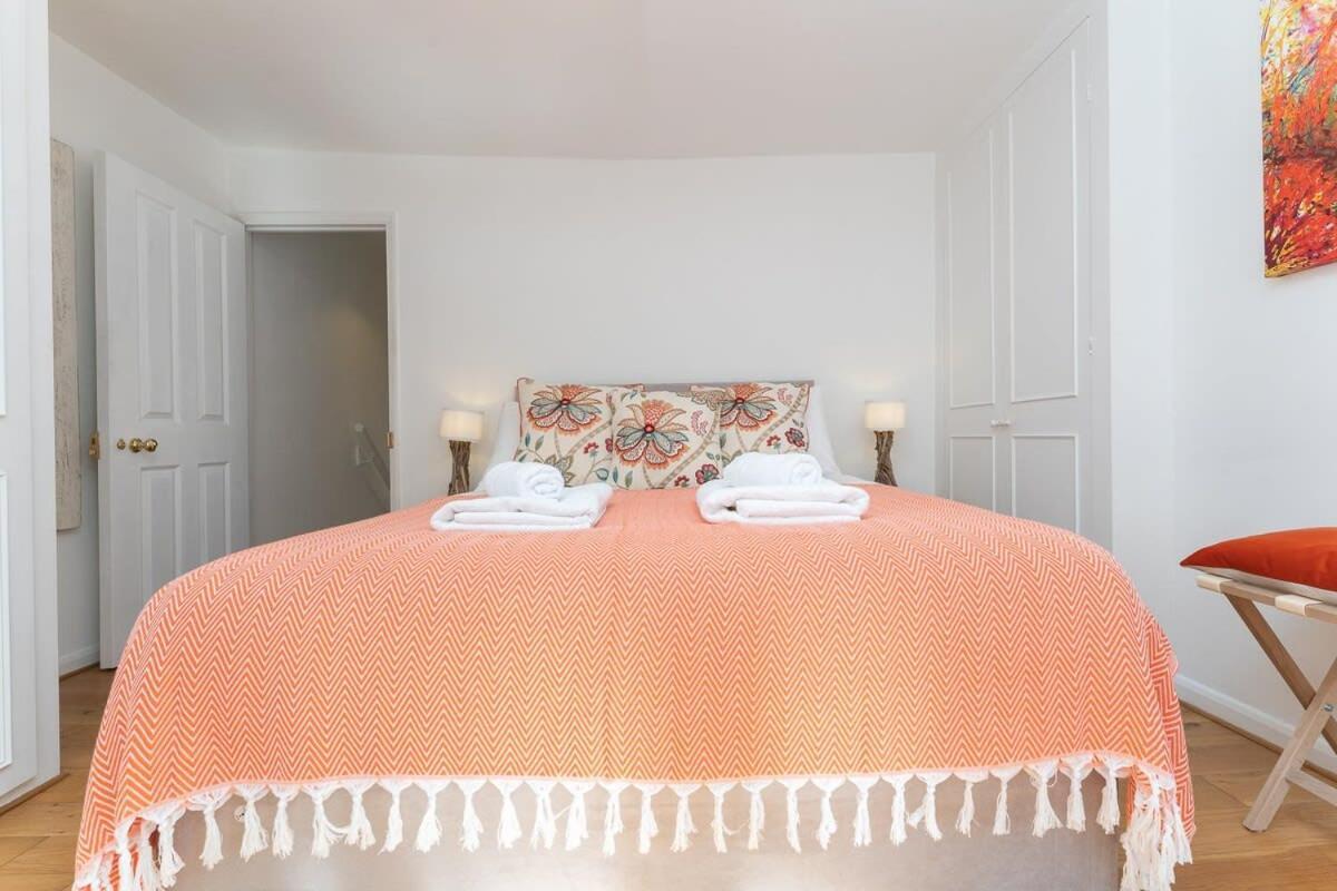Host & - Sunny Terrace On Robert Street Holiday home *