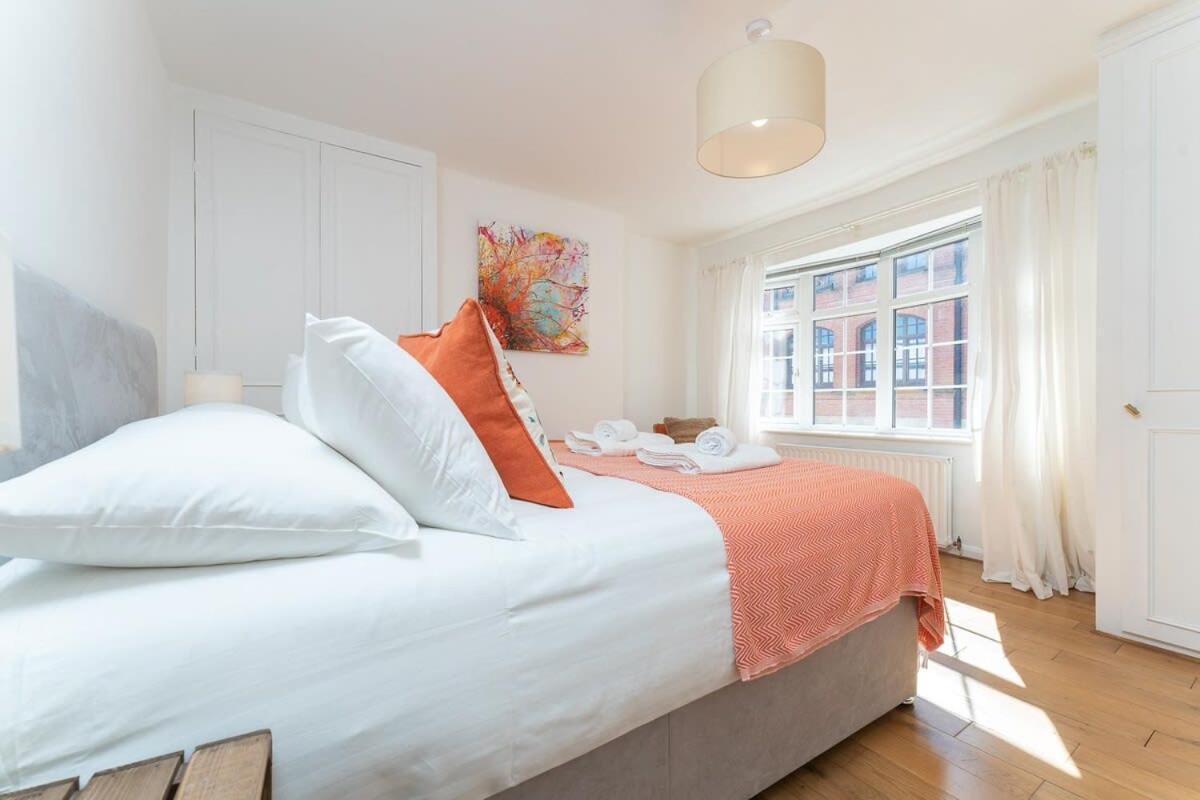 Holiday home Host & - Sunny Terrace On Robert Street