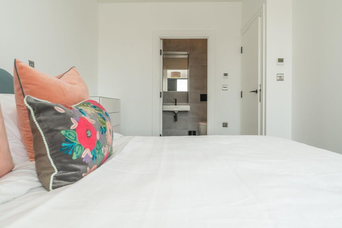 Host & - Astoria Brighton