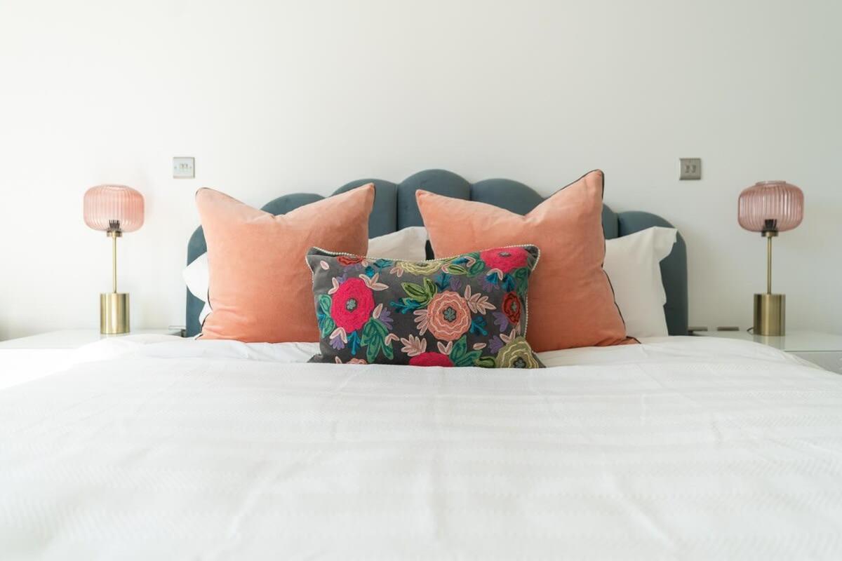 Host & - Astoria Holiday home *