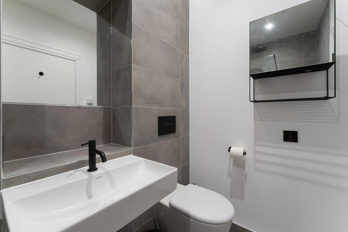 Host & - Astoria Brighton