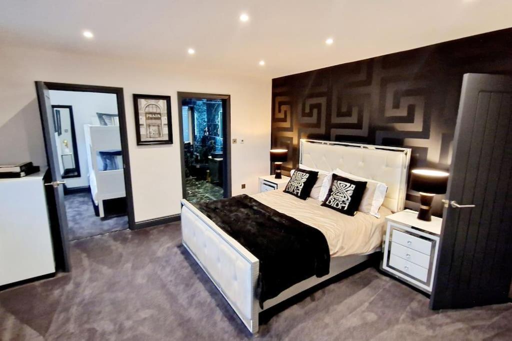 Blissfully Luxe Abode For Unforgettable Memories *