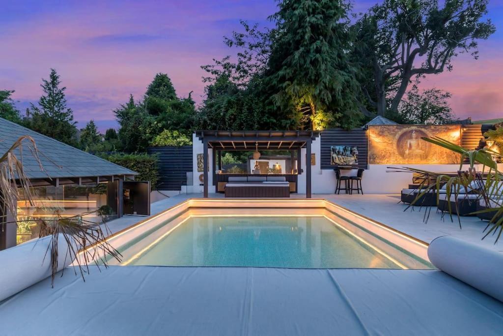 Blissfully Luxe Abode For Unforgettable Memories *