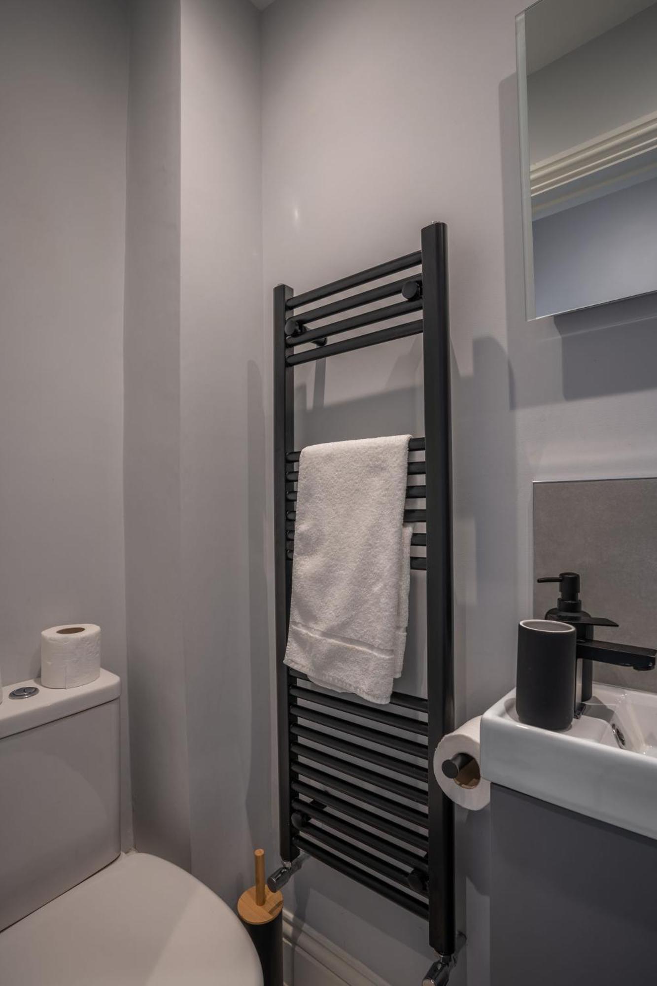 3 Bedroom By Primal Estates Short Lets In Apartment