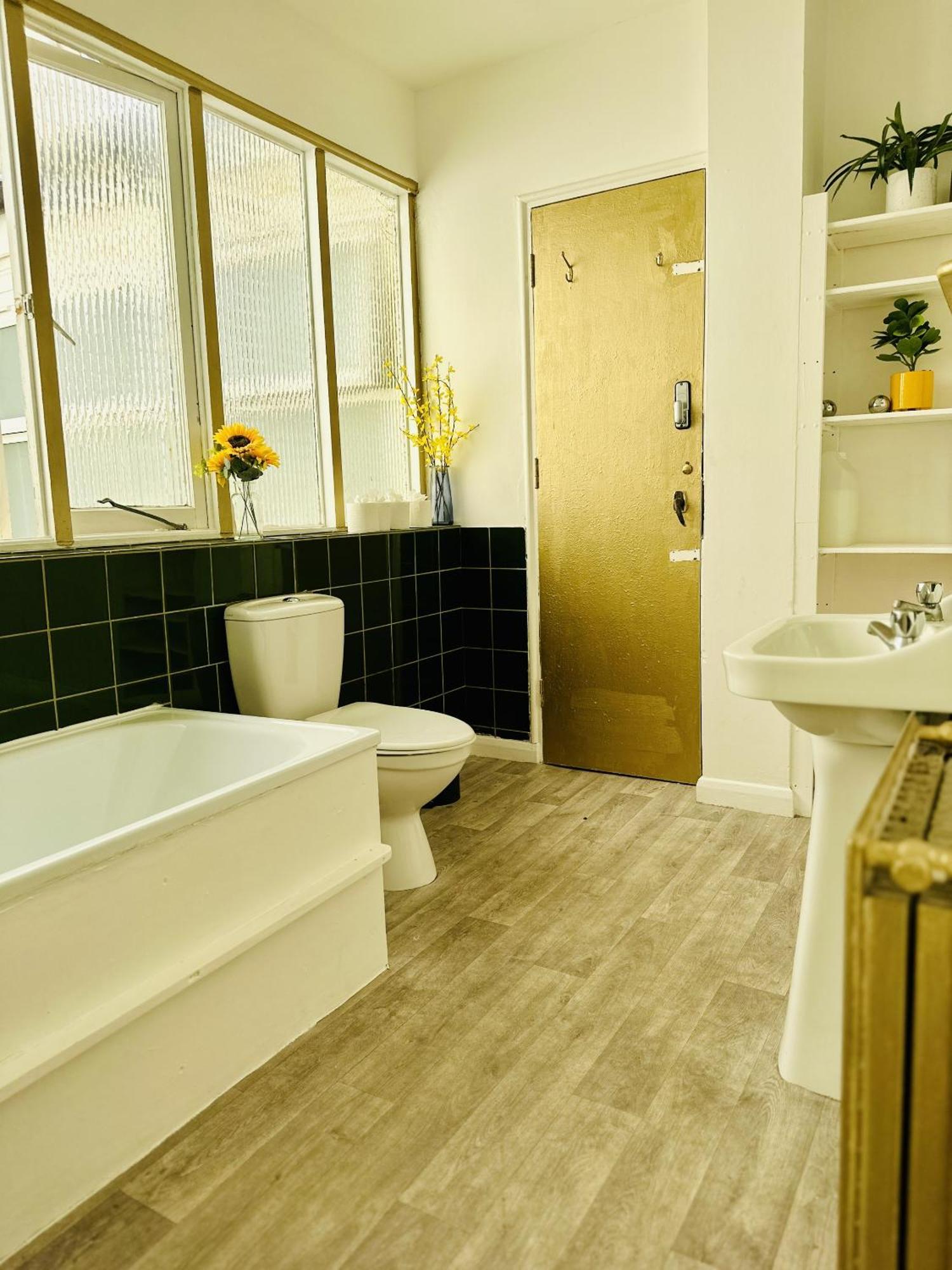 Seafront Party Houses For Hens, Stags & Groups Brighton