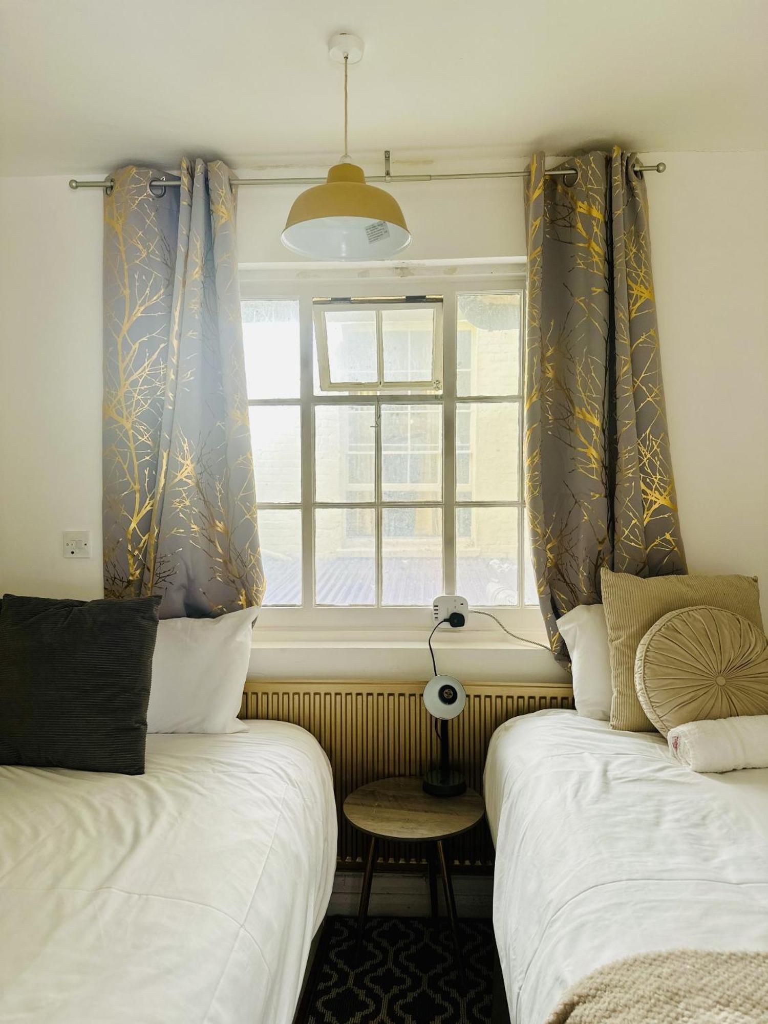 Seafront Party Houses For Hens, Stags & Groups Apartment