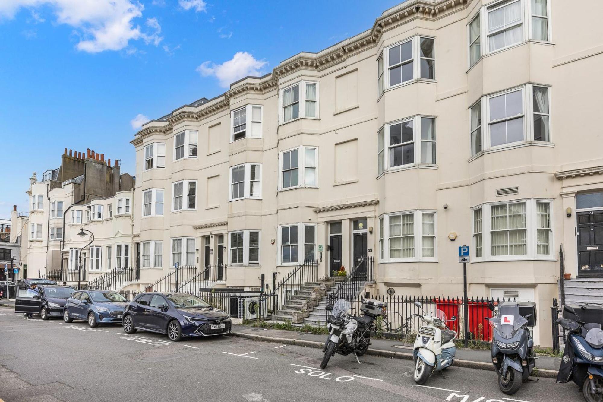 2 Bedroom Flat - With King Sized Beds, Netflix And Sky - Perfect For Contractors, Vacation Guests Or Those Relocating Apartment