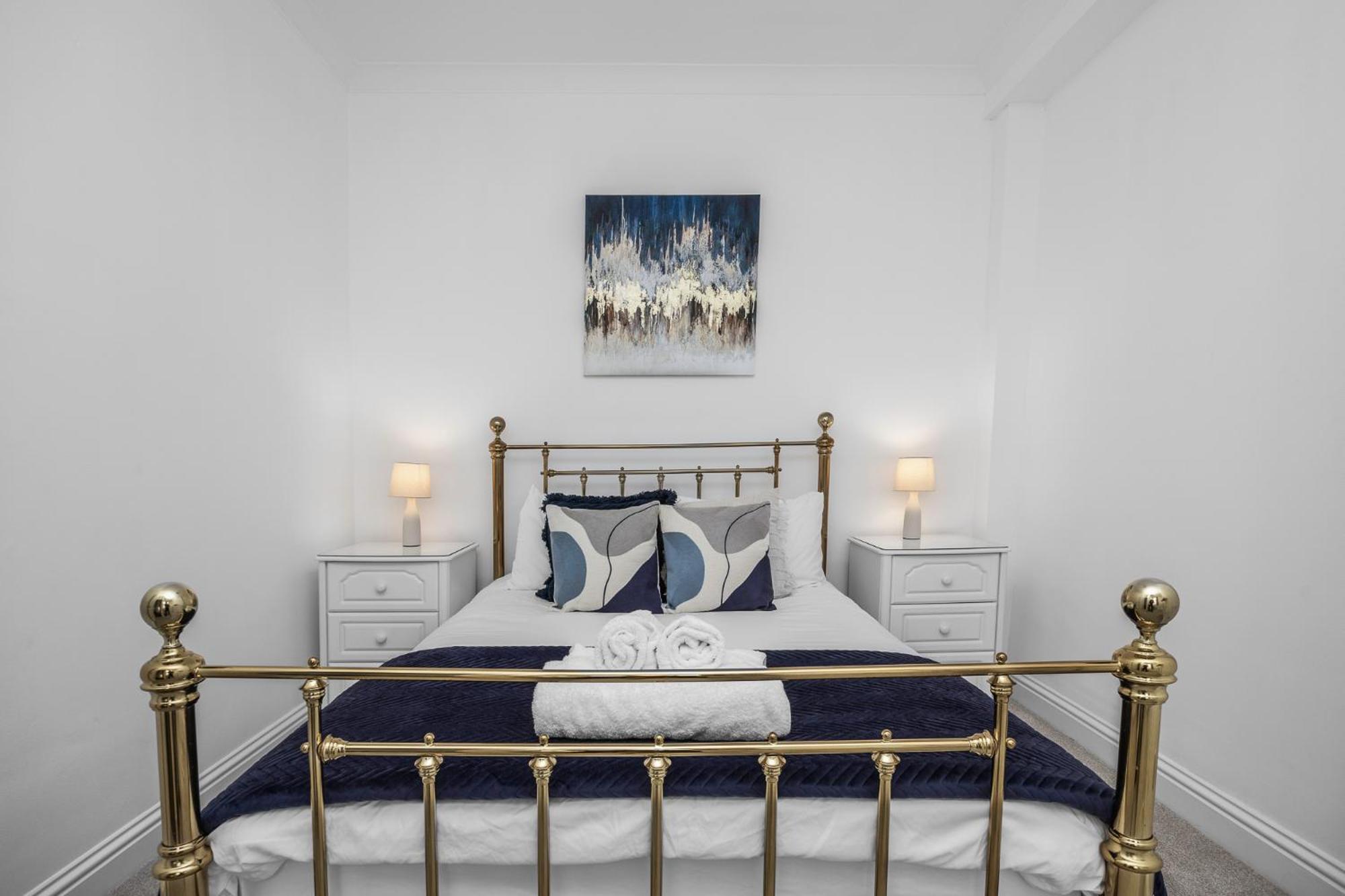 2 Bedroom Flat - With King Sized Beds, Netflix And Sky - Perfect For Contractors, Vacation Guests Or Those Relocating Brighton