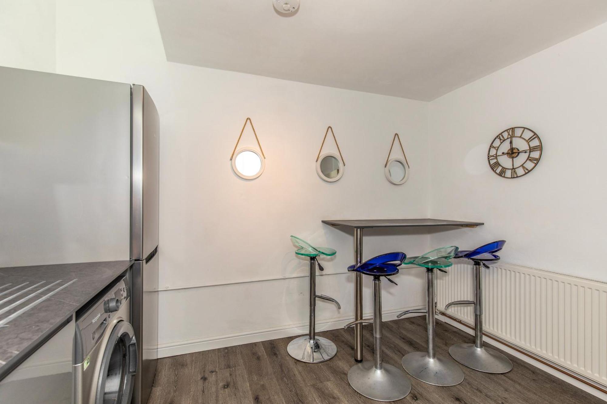 Townhouse - Central- By Lets Brighton