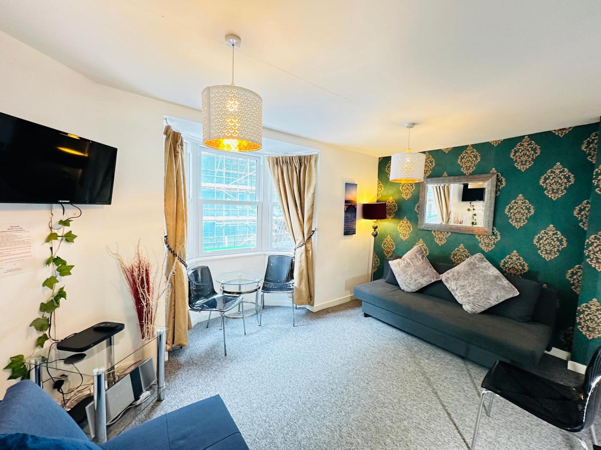 Townhouse - Central- By Lets * Brighton