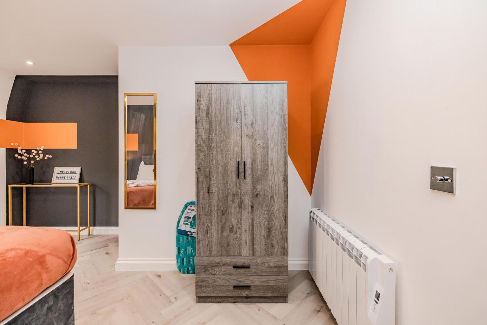 Luxury 1 Bed With Balcony In Next To Sleep 4 *