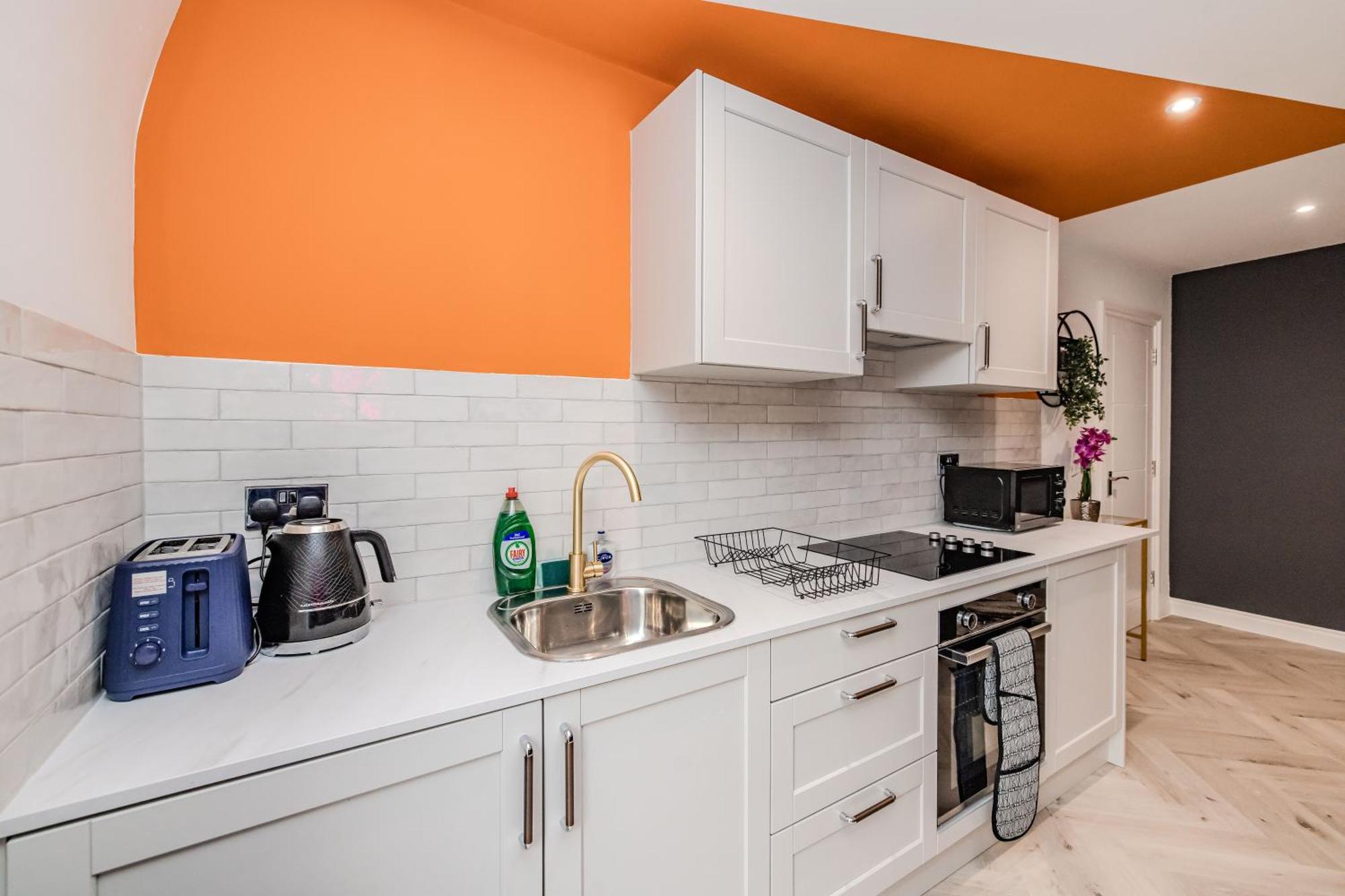 Apartment Luxury 1 Bed With Balcony In Next To Sleep 4