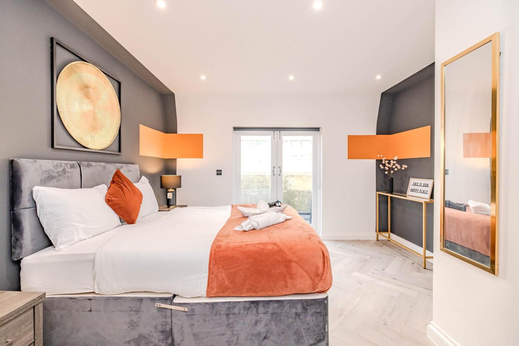 Apartment Luxury 1 Bed With Balcony In Next To Sleep 4