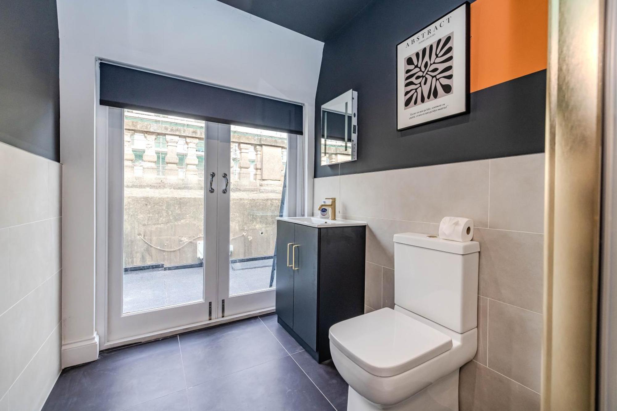 Luxury 1 Bed With Balcony In Next To Sleep 4