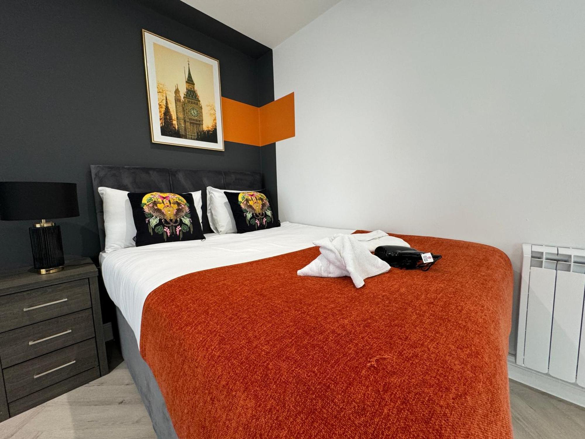 One Bedroom Flat Next To I Sleep 5 Guests Apartment