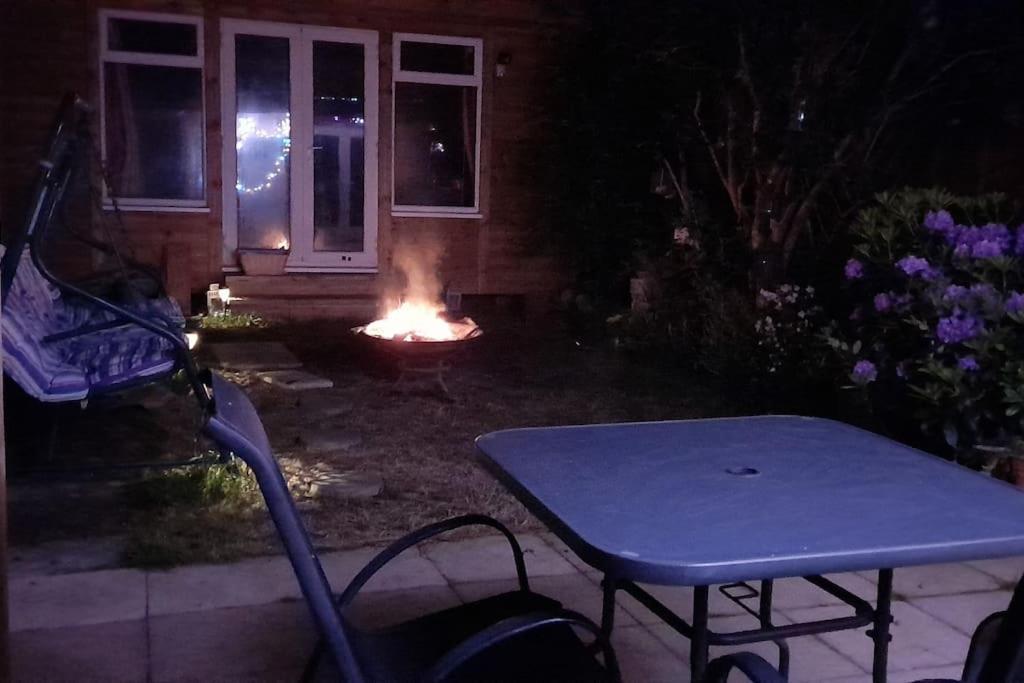 Bright House, Good Connections To Holiday home