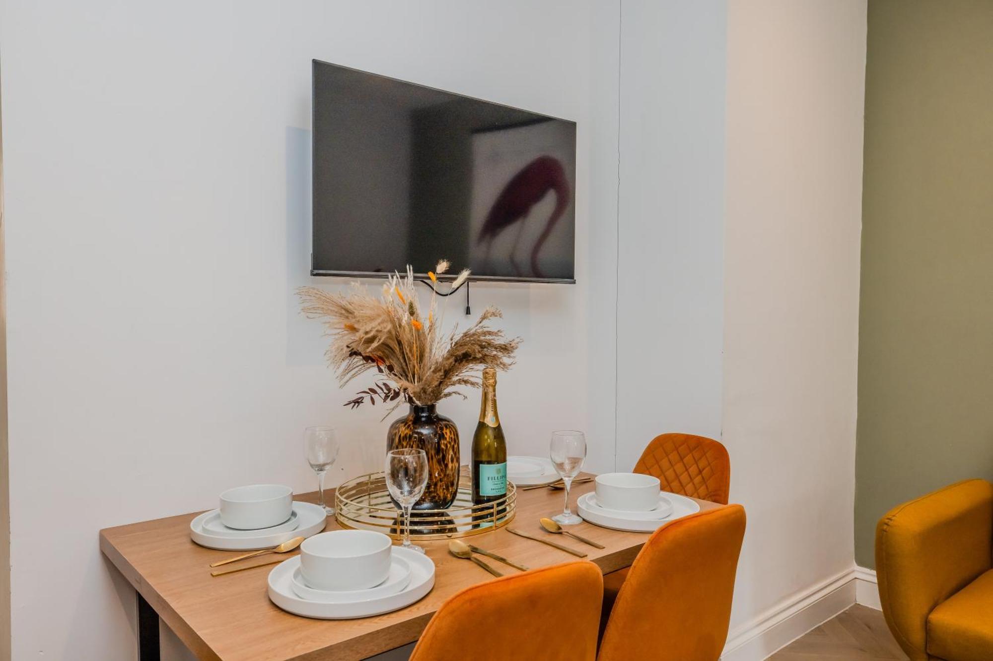 Modern 2 Bed Flat In Vibrant Kemptown Apartment Brighton