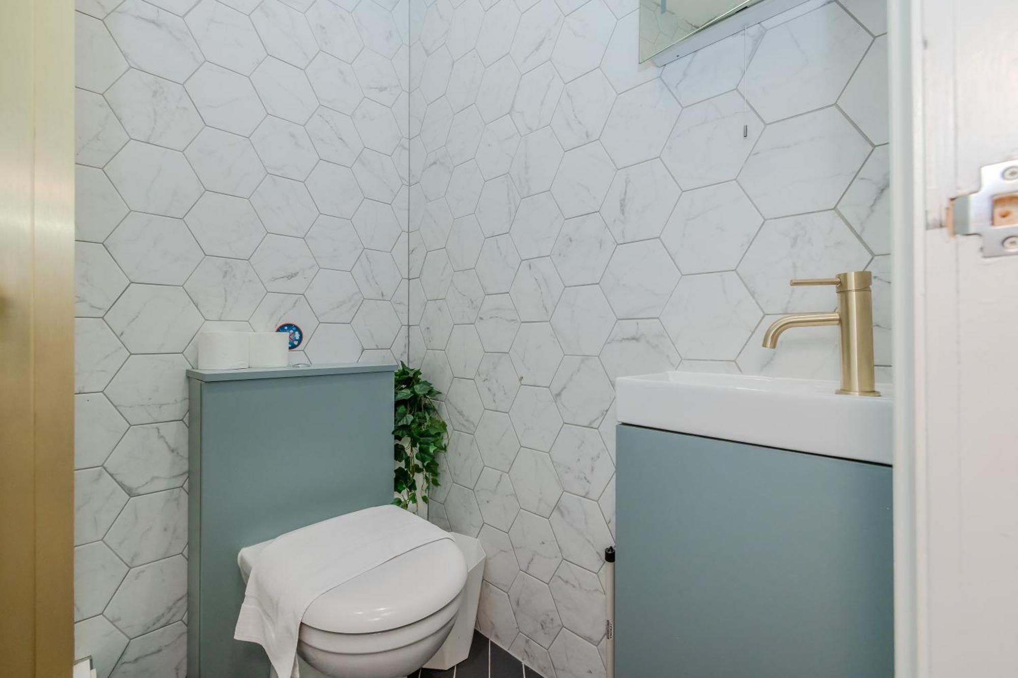 Modern 2 Bed Flat In Vibrant Kemptown * Brighton