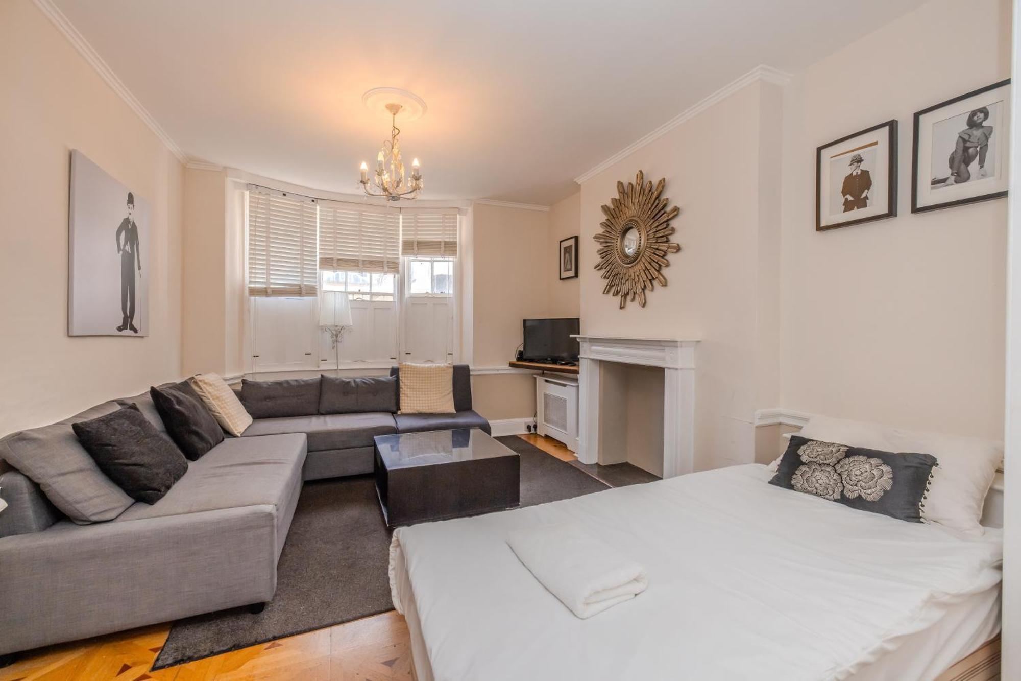 5 Bed House With Private Patio Near *