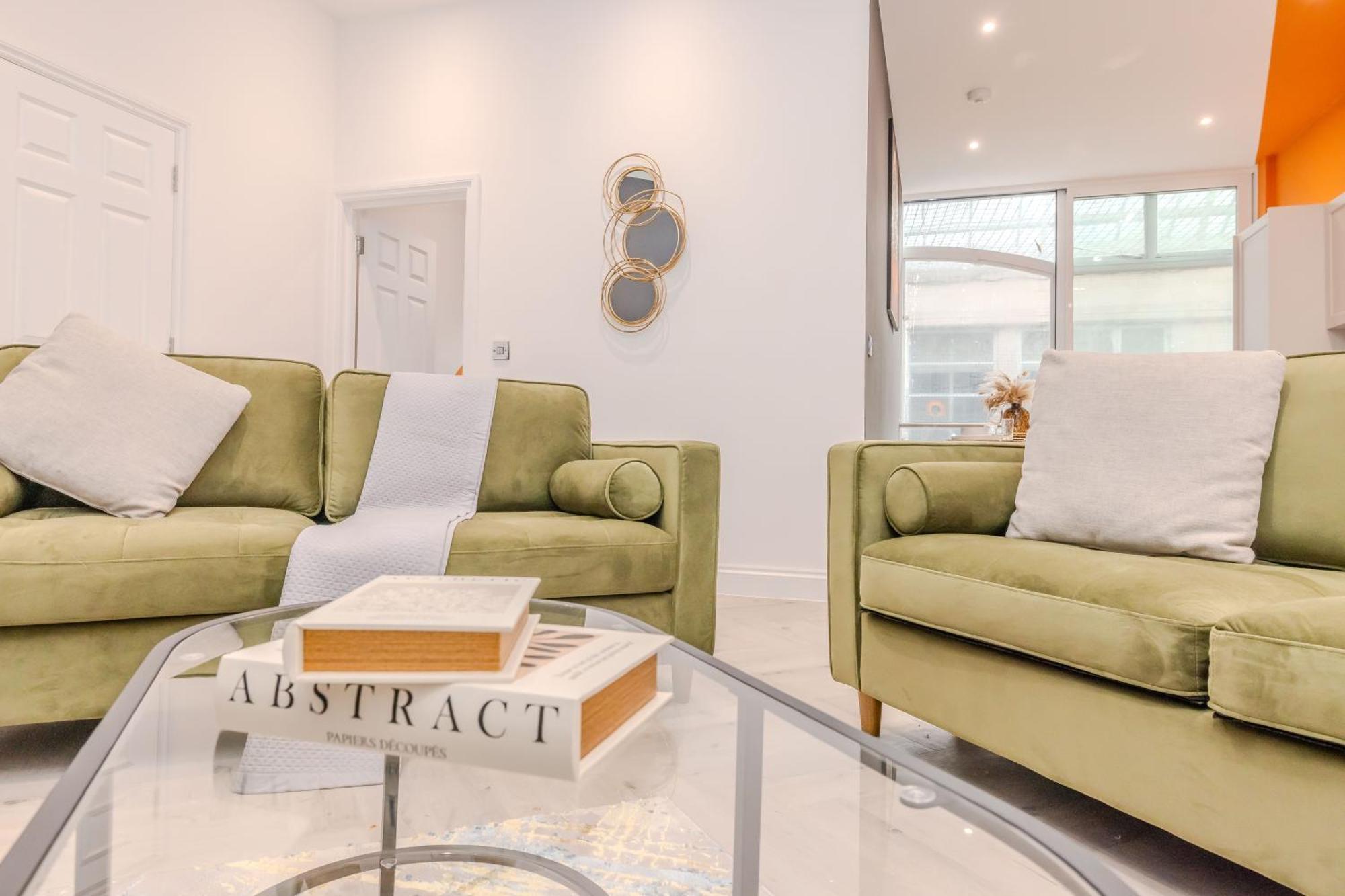 Stylish 3-bedroom Flat Near And Iconic Lanes Apartment *