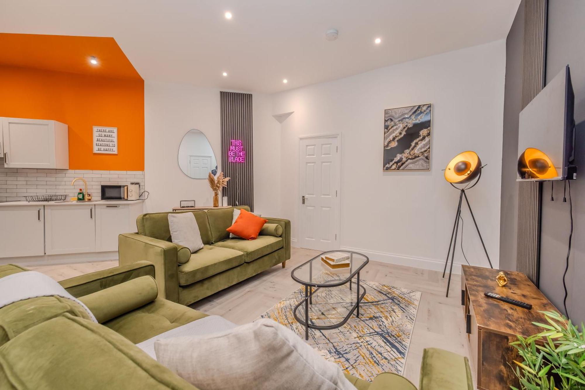Stylish 3-bedroom Flat Near And Iconic Lanes Apartment *