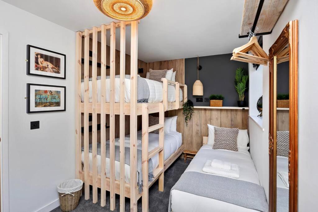 Sunny Escape 3 Bedroom L Heart Of Apartment *