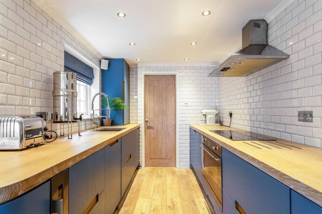 Stylish Townhouse In Vibrant North Laine Holiday home Brighton