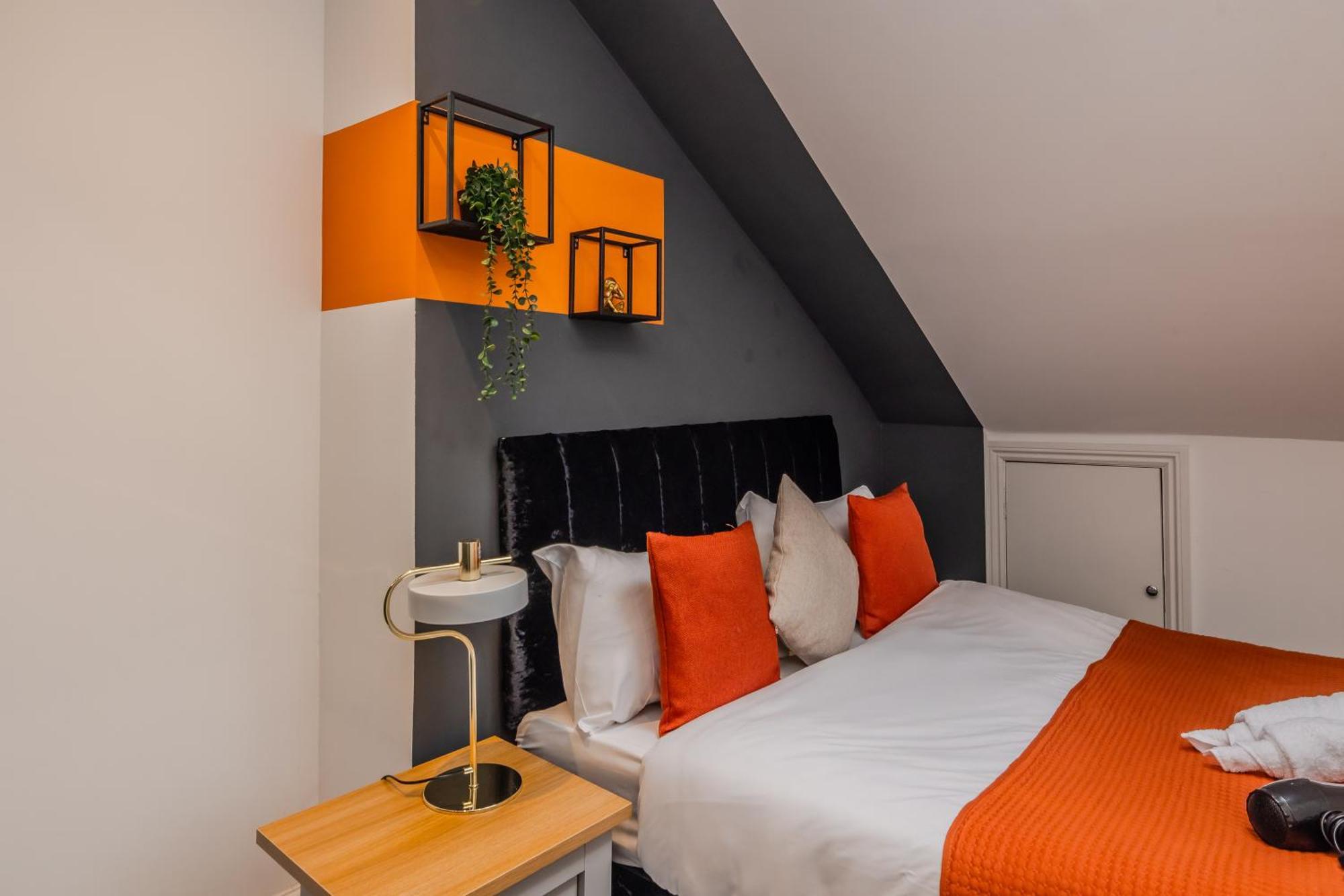 Luxury With Parking L 2 Bedroom *