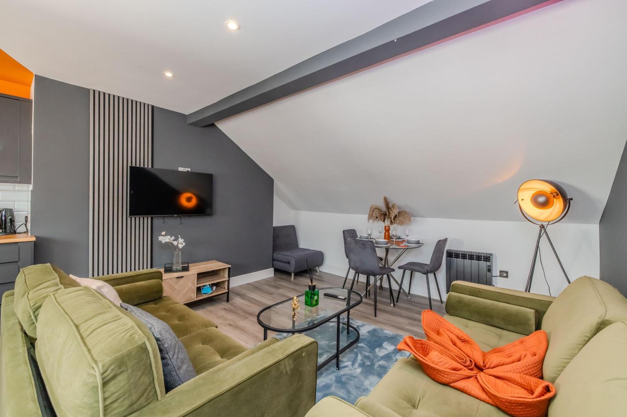 Luxury With Parking L 2 Bedroom * Brighton