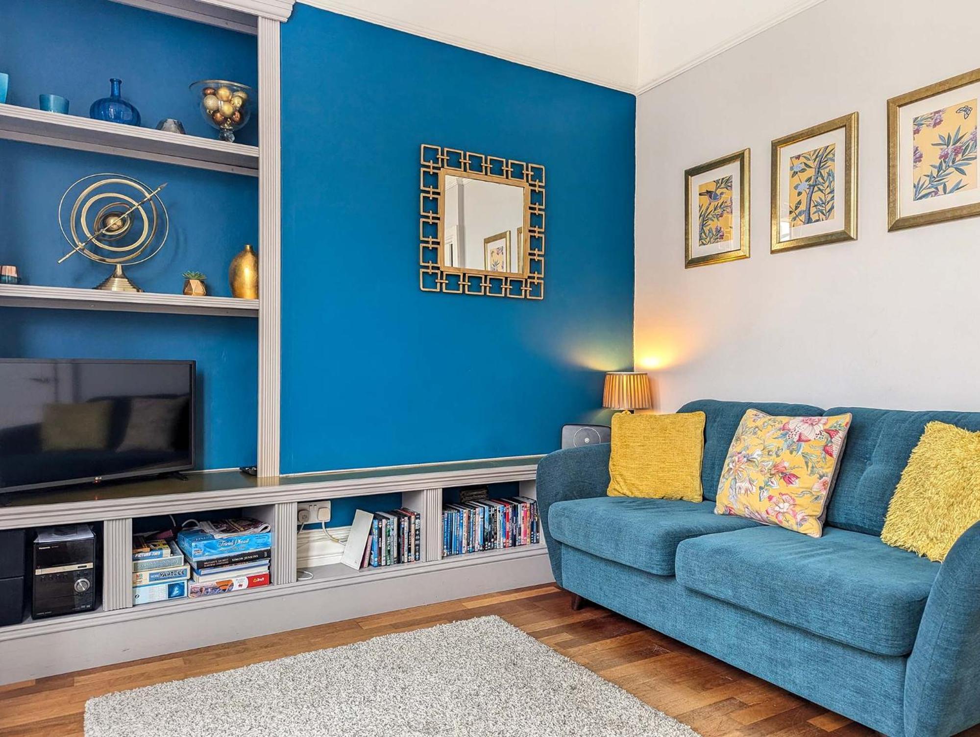 The At Waterloo Sea View By Lets Apartment *